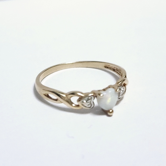 10K Gold Opal Heart ❤️ Ring size 7 - Picture 9 of 11